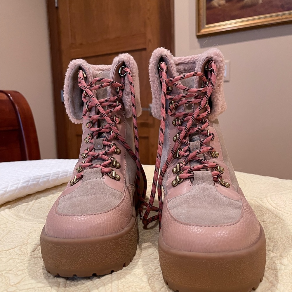 Coach Tyler boot - Picture 2 of 6